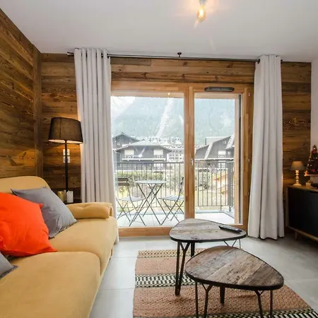 Joy Apartment *